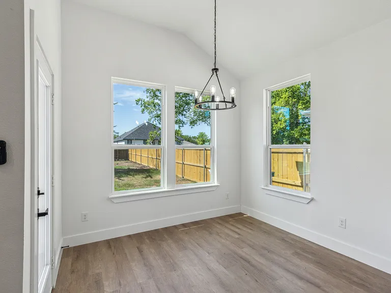 4617 Pickett St — Photo 11