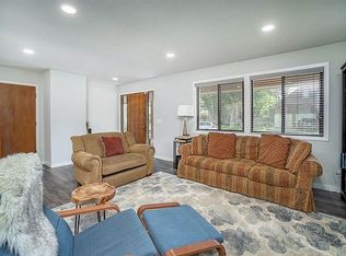 1921 N Pleasantview Cir, Wichita, KS 67203