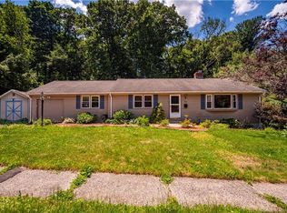 70 Ivy Rd, Plainville, CT 06062