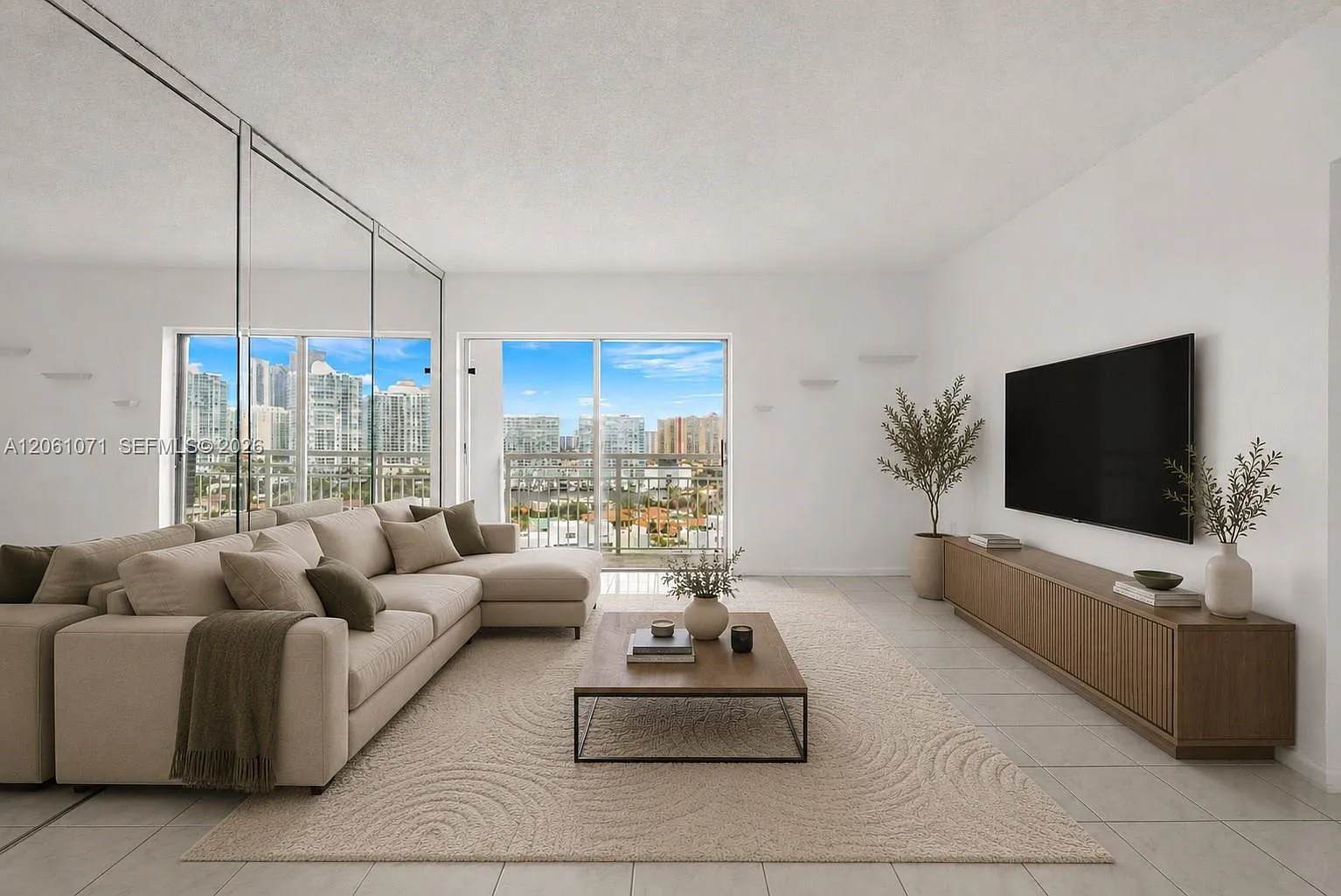 Coastal Towers Condo — Photo 4