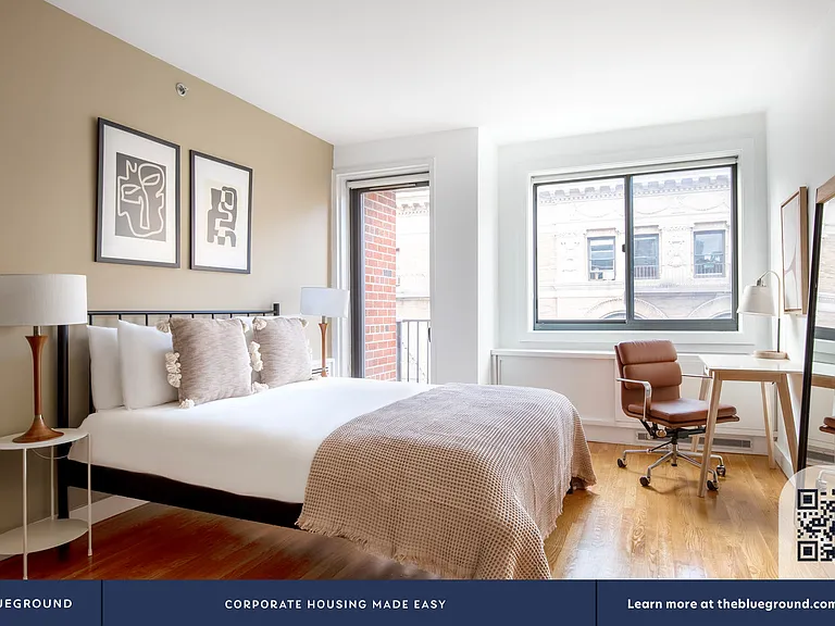 101 W 15th St #607 — Photo 9