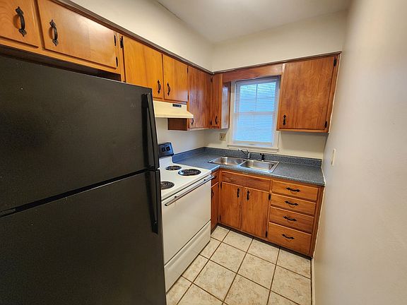 2nd image of 310 N Hite Ave APT 8