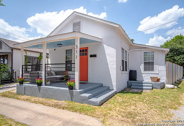 311 Alamosa Ave — Photo 4