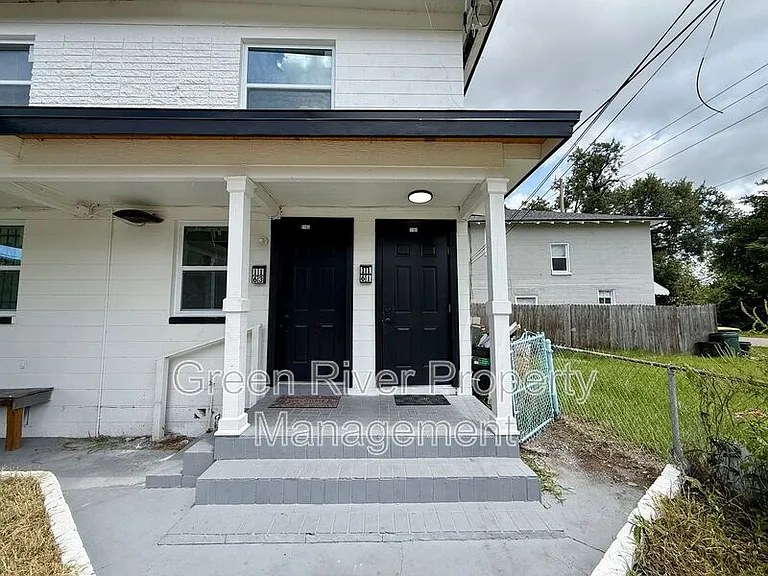 1161 W 5th St — Photo 4