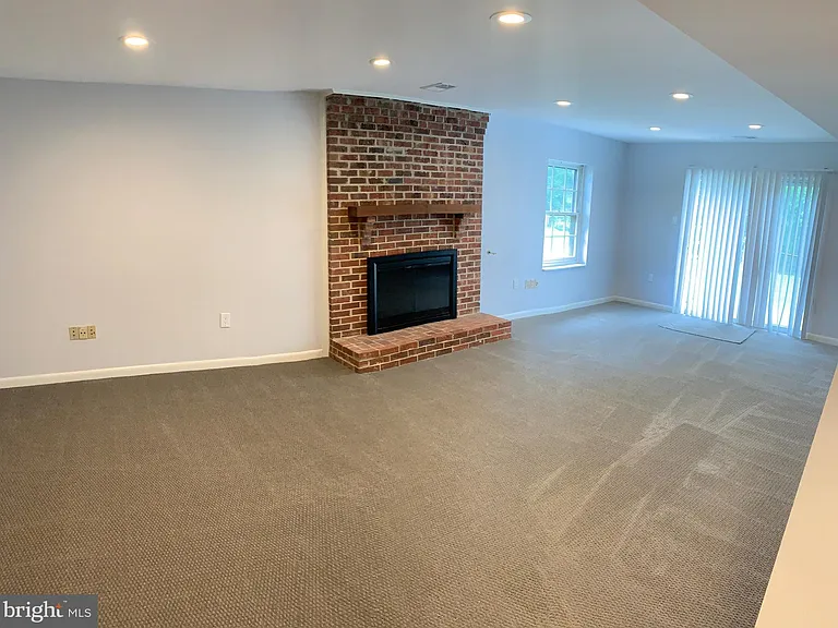 1614 Charnita Ct — Photo 21