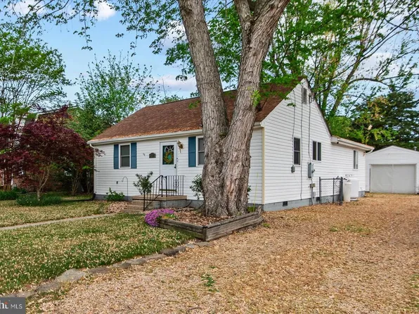 306 Locust Ave, Colonial Beach, VA 22443
