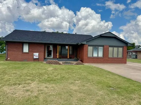 1093 Rose St, Waynoka, OK 73860
