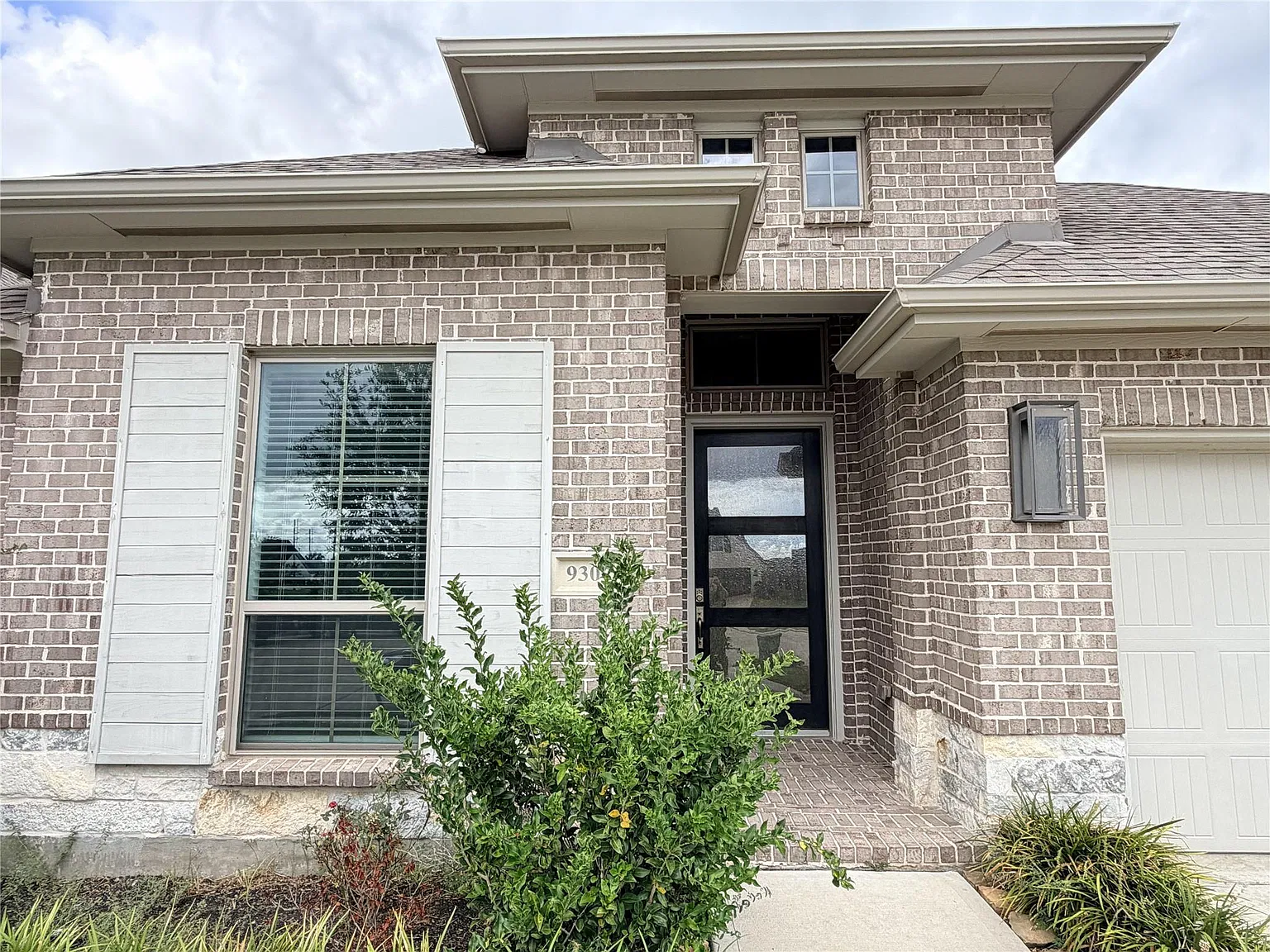 4 bed, 3.0 bath, 2547 sqft, $3,100 — Photo 3