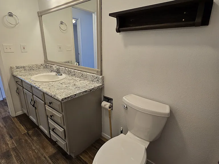 805 Woodlawn Ave #A — Photo 12