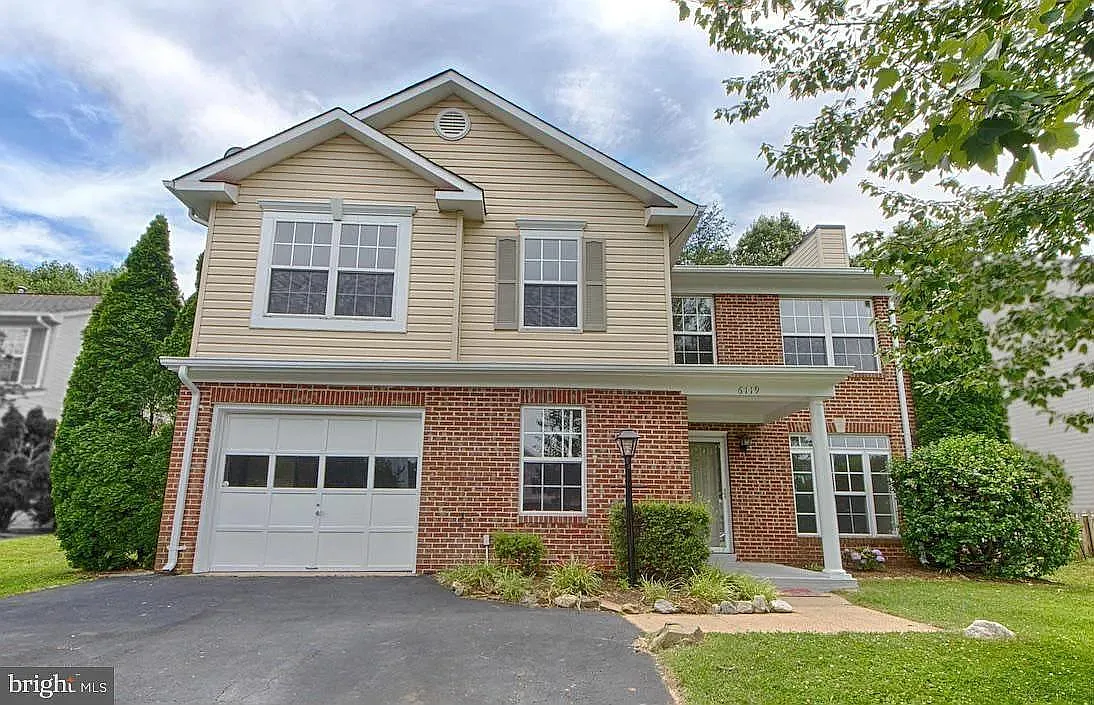 Building Photo - 6119 Oaklawn Ln