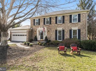 910 Riva Ridge Dr, Great Falls, VA 22066