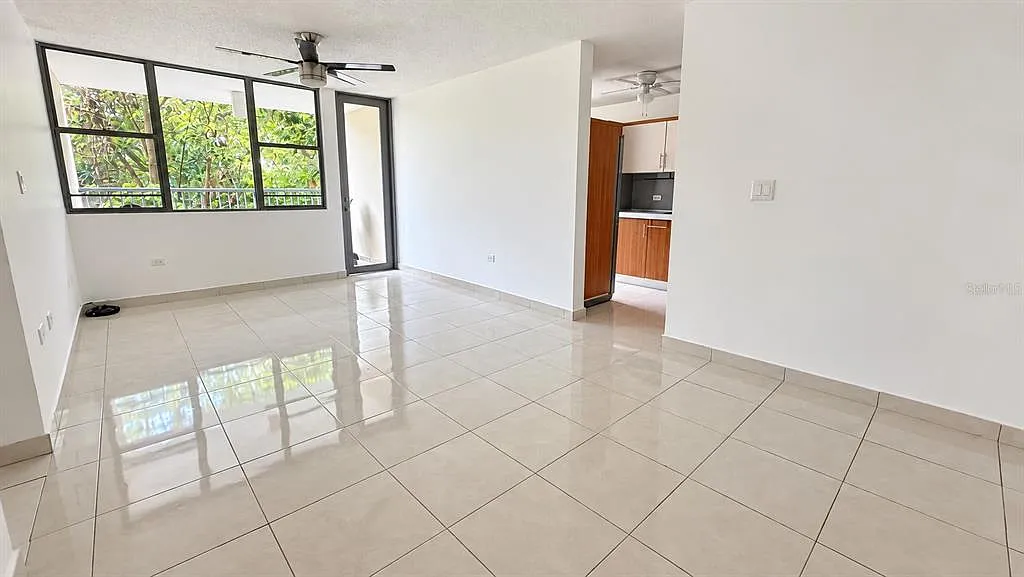 2 bed, 2.0 bath, 843 sqft, $1,975 — Photo 2