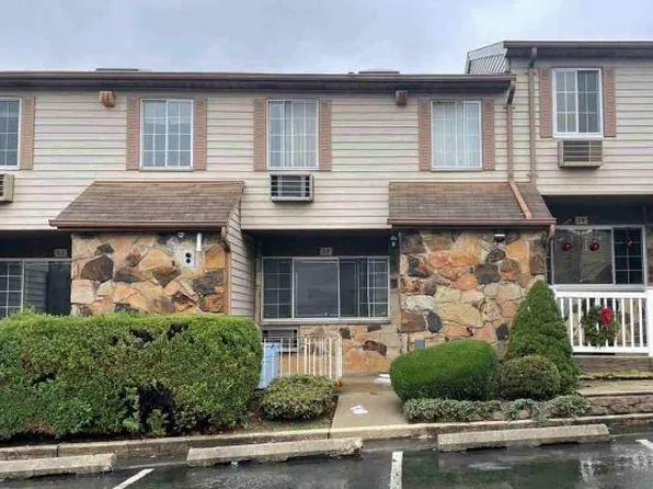 28 Holiday Way #48, Staten Island, NY 10314