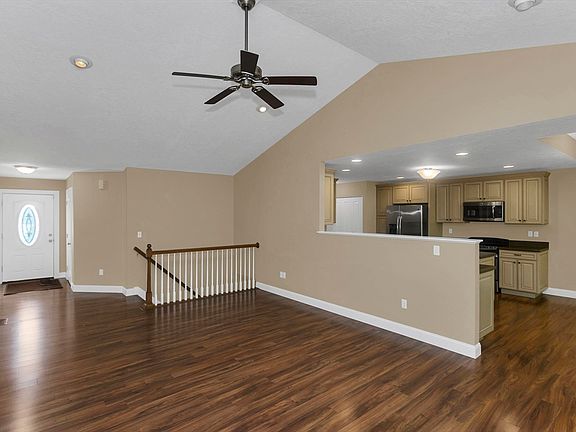 5th image of 140 Stonybrook Way #140