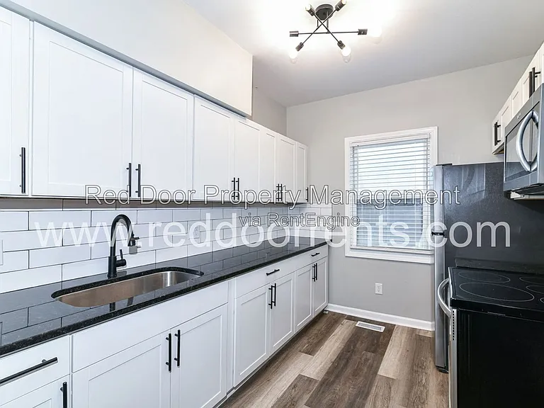 1329 E Market St #2 — Photo 9
