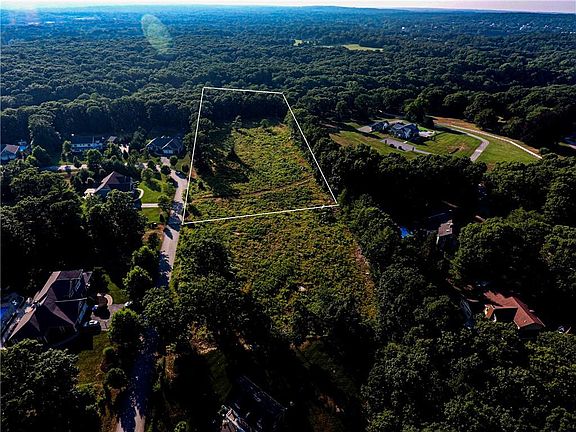 2nd image of 160 Mountain Laurel Way