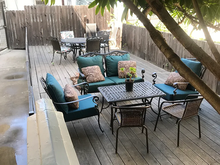1730 Glendon Ave #7 — Photo 14