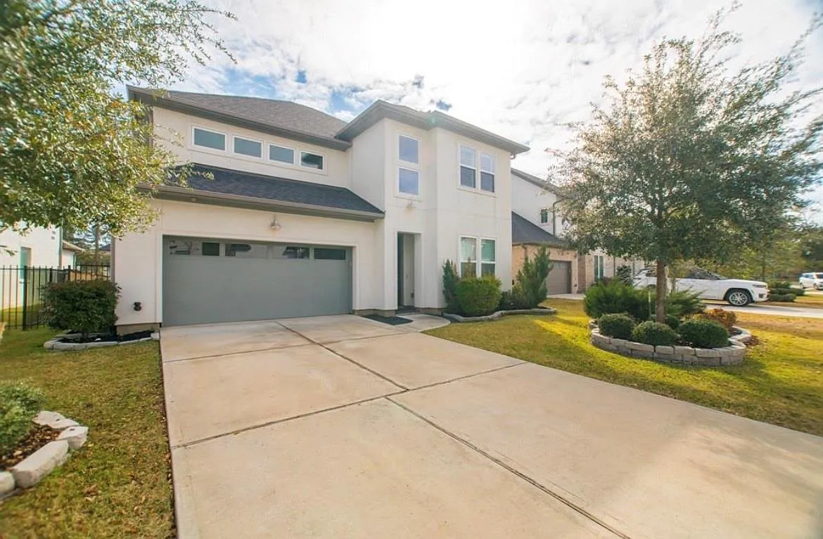 4 bed, 4.5 bath, 3243 sqft, $5,200 — Photo 4