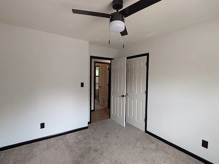 1123 S 14th St — Photo 17