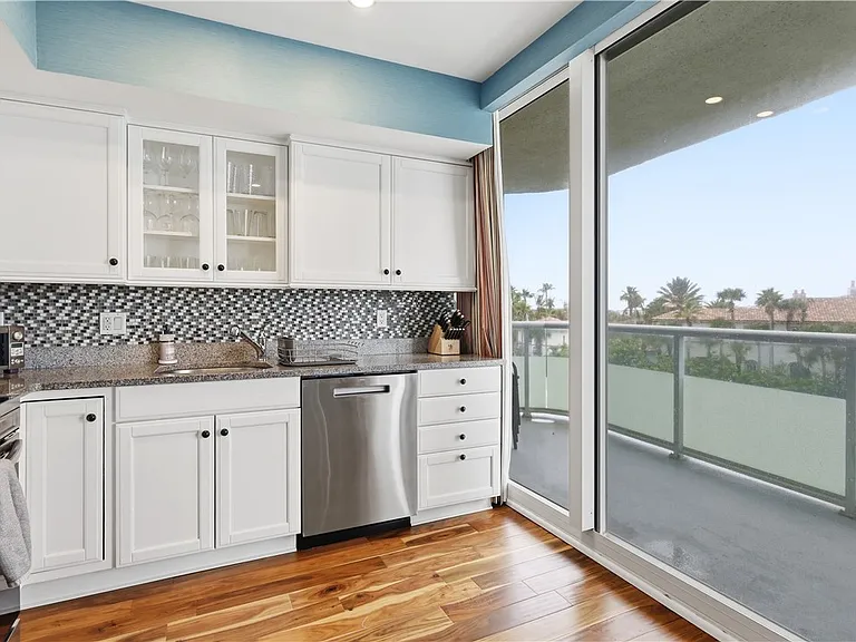 3554 Ocean Drive 703S #403S — Photo 14