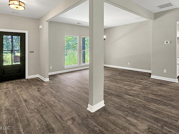 2nd image of 275 Dogwood Rd