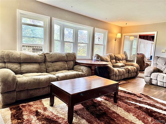 4th image of 4137 Makyes Rd