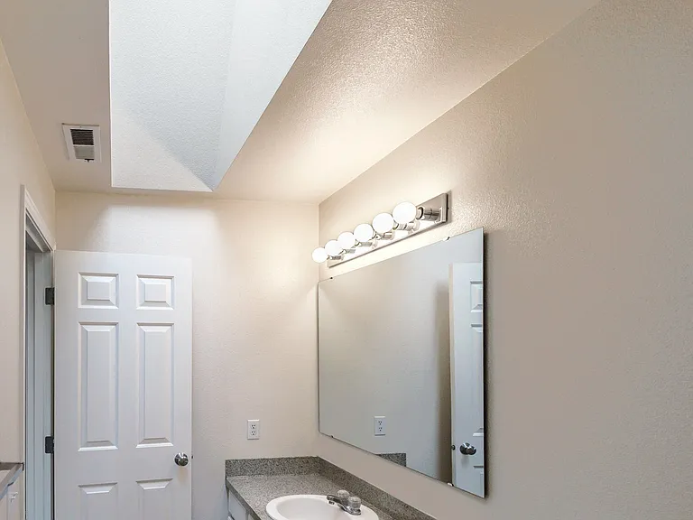 Washington Court Residential — Photo 17
