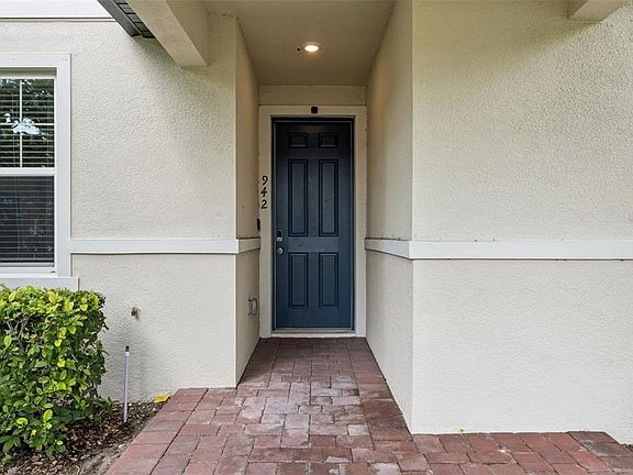 3rd image of 942 LEGACY WINDS WAY