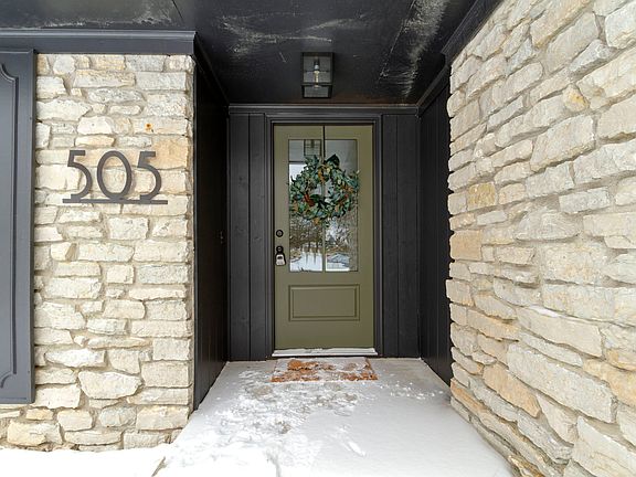 4th image of 505 Woodmere Dr