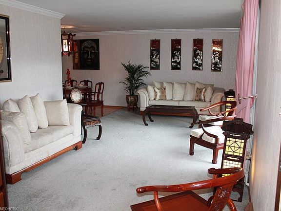 2nd image of 26769 Huckleberry Dr