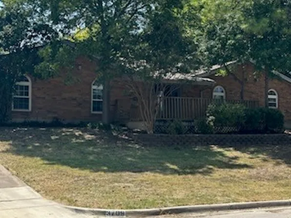 3709 Wilkie Way, Fort Worth, TX 76133