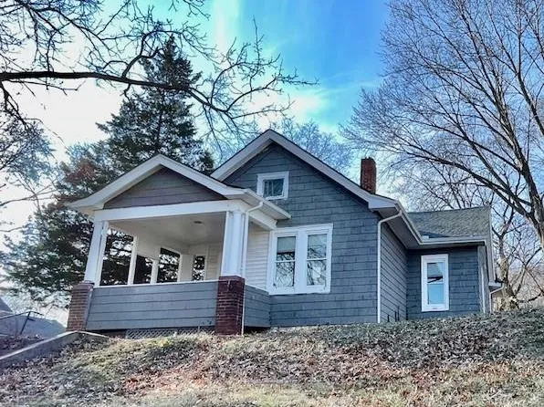 1418 6th Ave, Leavenworth, KS 66048