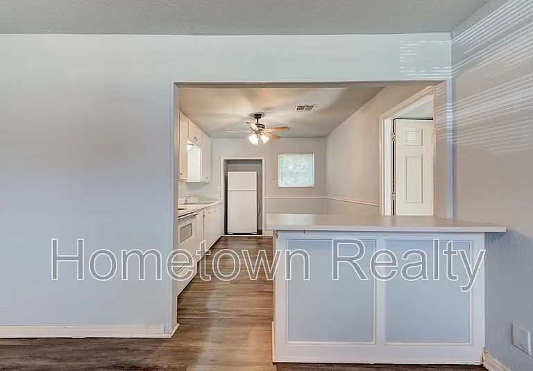 9809 N McKinley Ave — Photo 11
