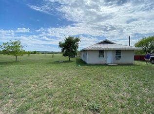 123 Oak Wood Rd, Kerrville, TX 78028