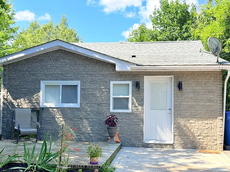 782 Churchill Ln — Photo 3