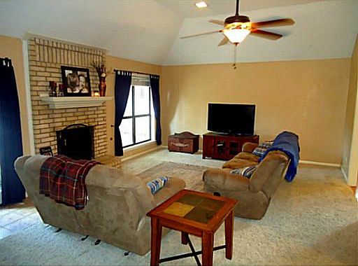Big living rm and fireplace