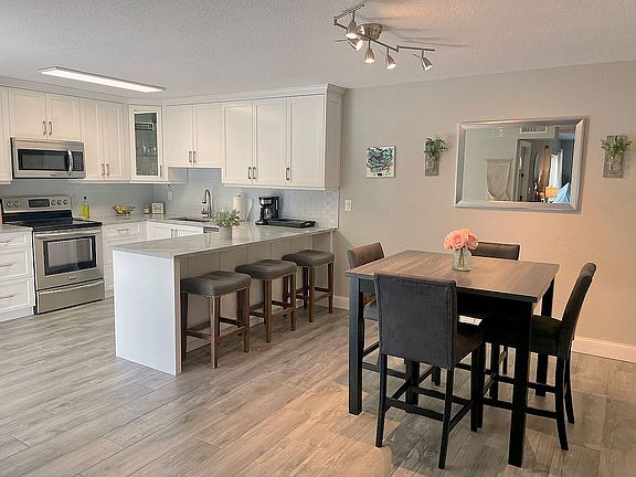 5th image of 2151 Orange Grove Dr Unit A