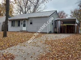 1725 SW Green Acres Ave, Topeka, KS 66604