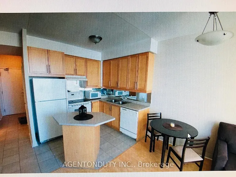 1121 Bay St #1604 — Photo 2