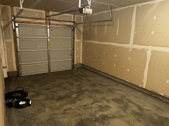 2nd image of 122 Milburn Dr #1