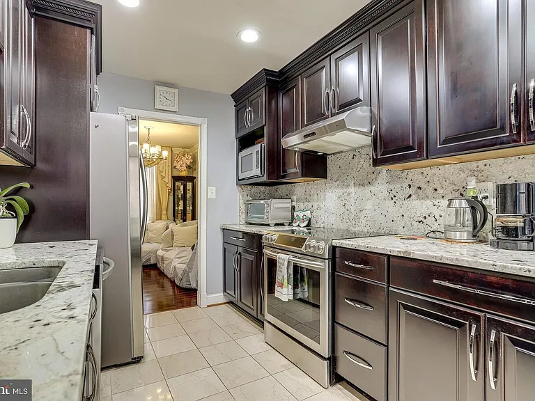 4919 Herkimer St — Photo 5