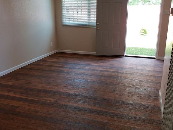 4th image of 1201-1215-1229 Palomas Dr SE #H
