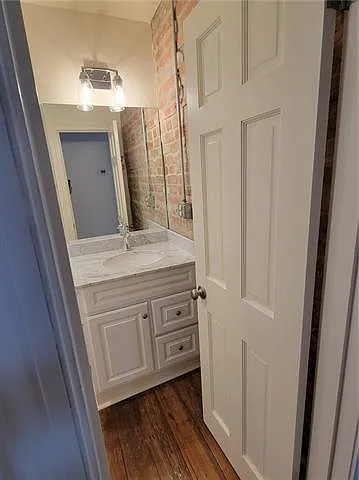 2 bed, 2.0 bath, 900 sqft, $2,325 — Photo 4