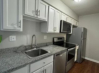 204 Cherry St APT 8, Milford, CT 06460