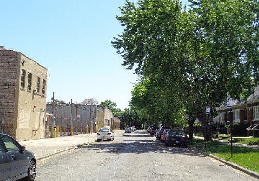 2nd image of 2230 N Knox Ave