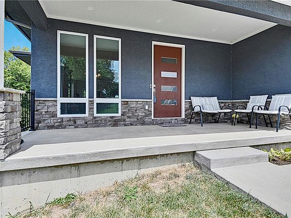 4th image of 4034 N 108th Ter