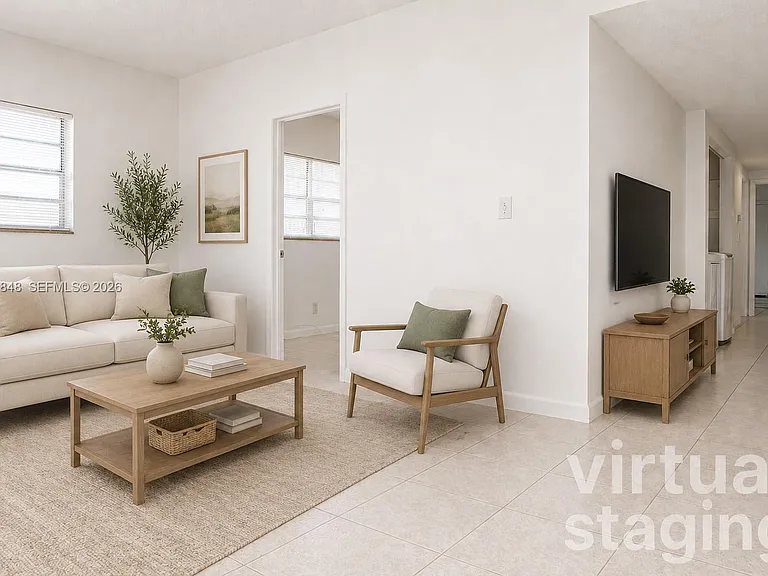 411 SE 10th St #1 — Photo 7