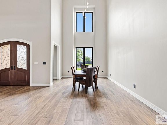 4th image of 3611 Lakewood Ct