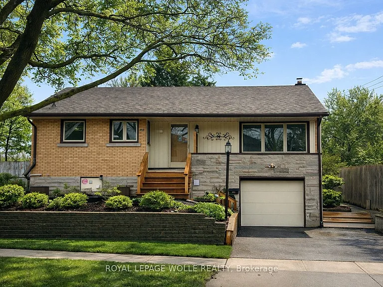 148 Siebert Ave #UPPER — Photo 1