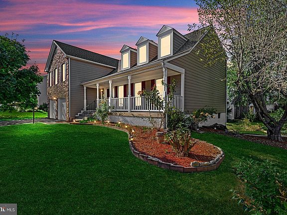 2nd image of 32 Cathedral Ln
